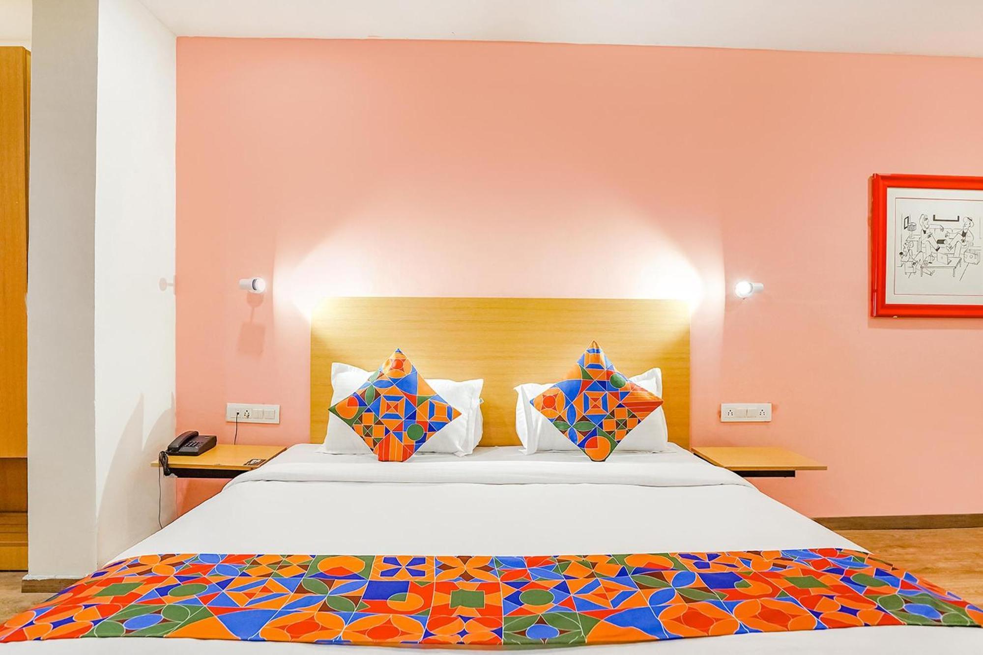 Super Townhouse O Hotel Aditya Residency Near Parthala Over Bridge Sector 121 Noida Indirapuram Екстер'єр фото