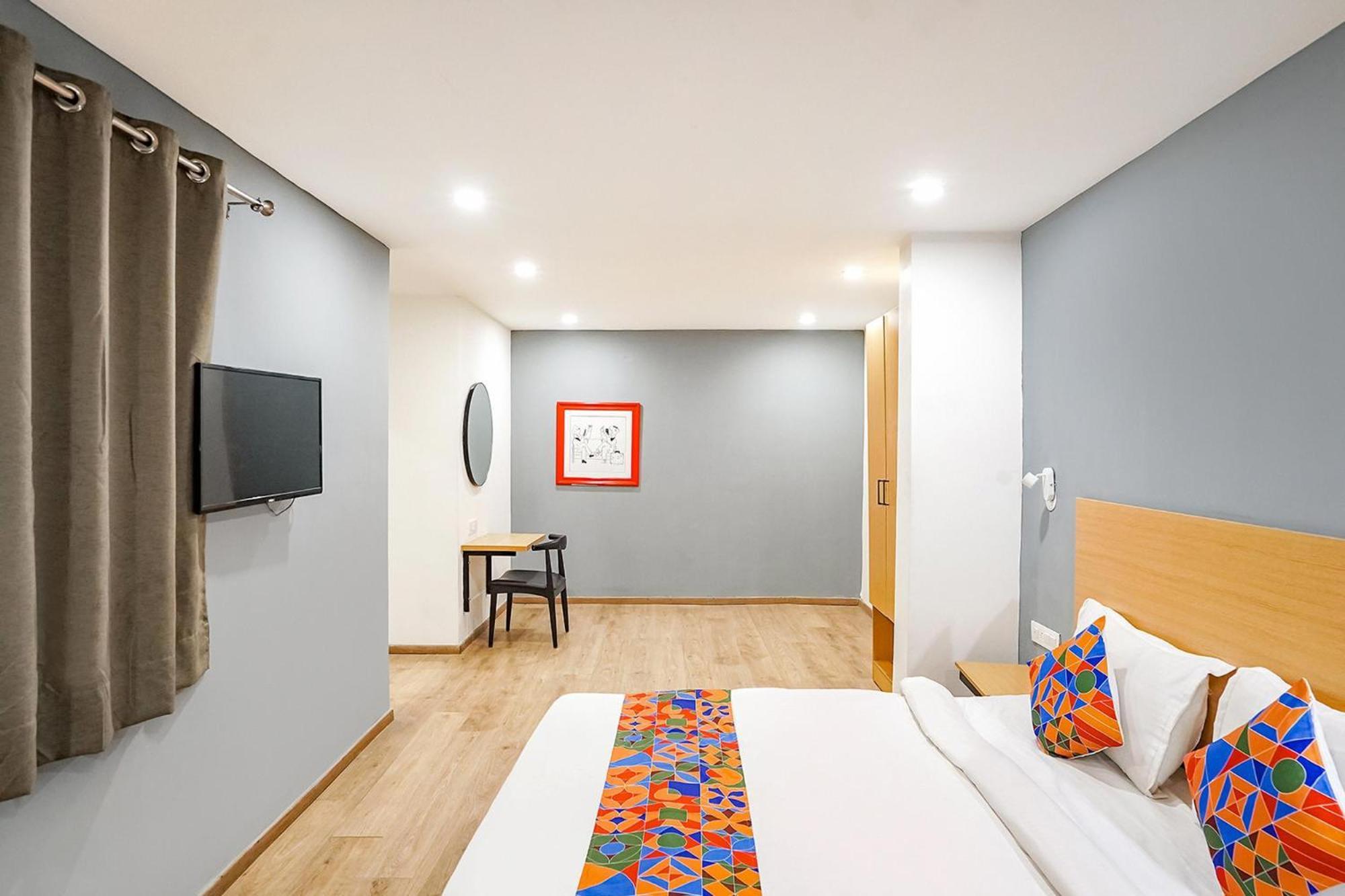 Super Townhouse O Hotel Aditya Residency Near Parthala Over Bridge Sector 121 Noida Indirapuram Екстер'єр фото