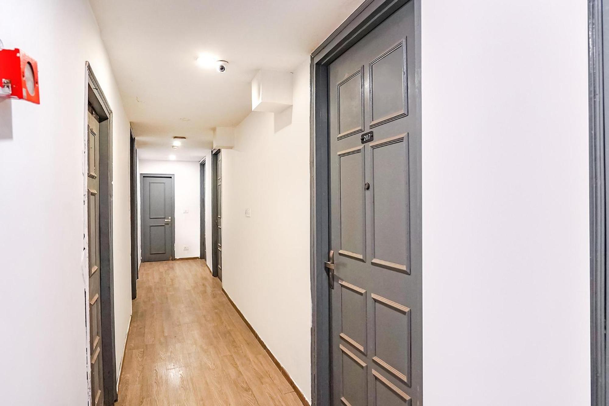 Super Townhouse O Hotel Aditya Residency Near Parthala Over Bridge Sector 121 Noida Indirapuram Екстер'єр фото