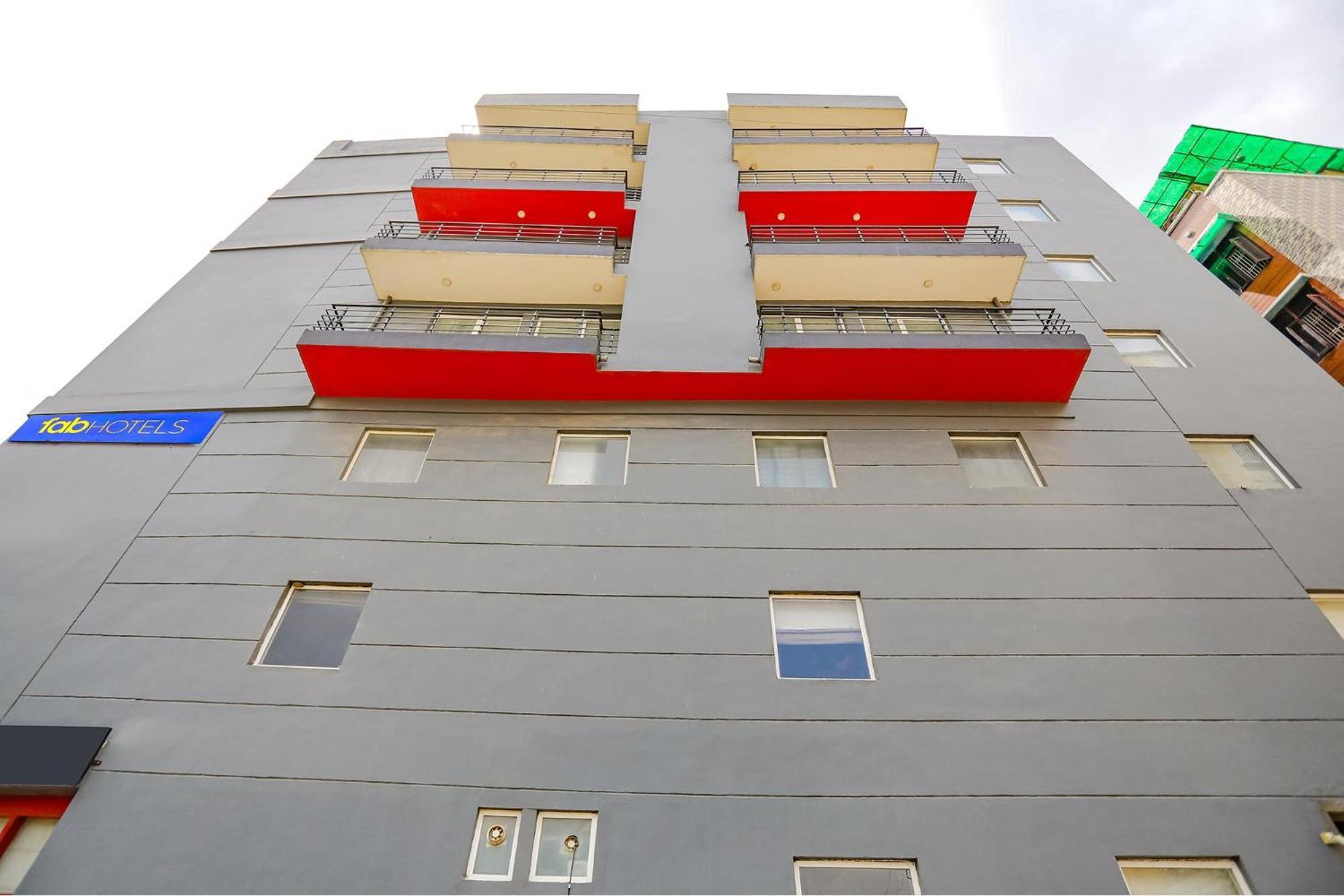 Super Townhouse O Hotel Aditya Residency Near Parthala Over Bridge Sector 121 Noida Indirapuram Екстер'єр фото